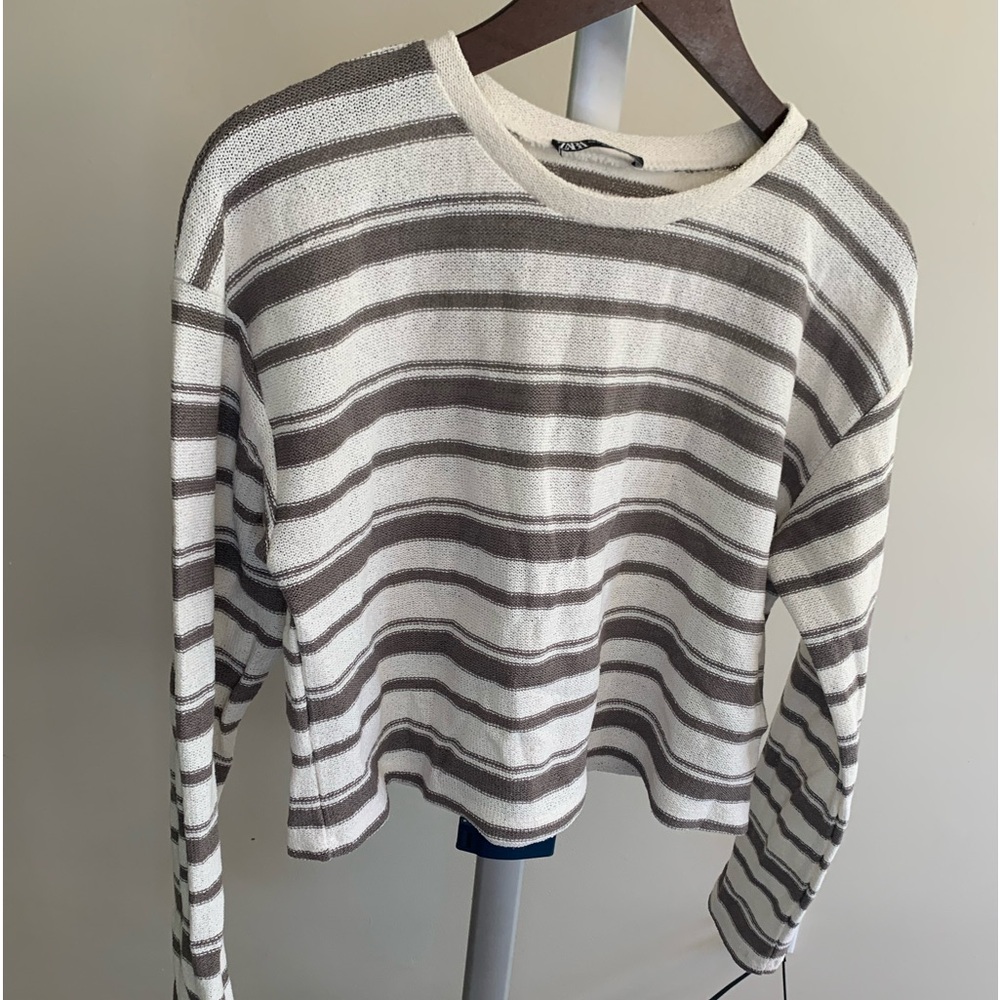 Lightweight sweater